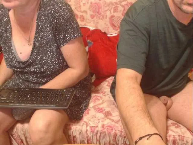 Live sex webcam photo for sweetcouplesw #292200998