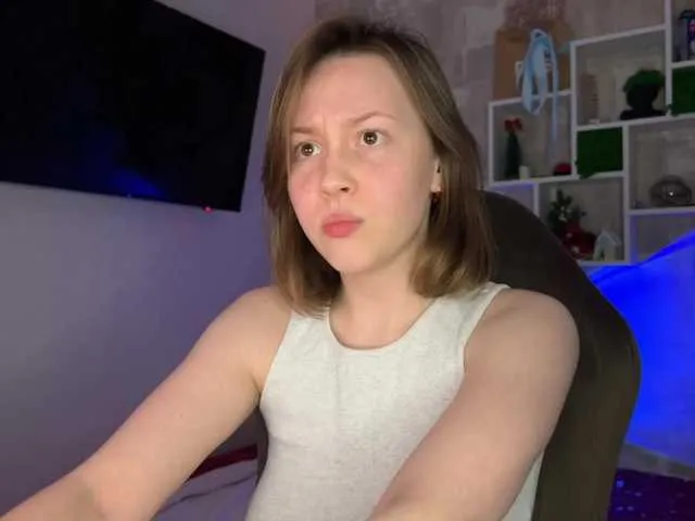 Live sex webcam photo for sweetdreamss #290239555