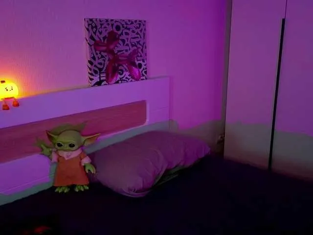 Live sex webcam photo for sweetdreamss #291180859