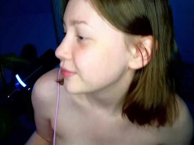 Live sex webcam photo for sweetdreamss #291768314