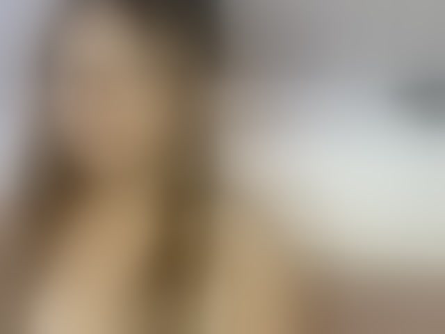 Live sex webcam photo for sweetemily-x #294070465