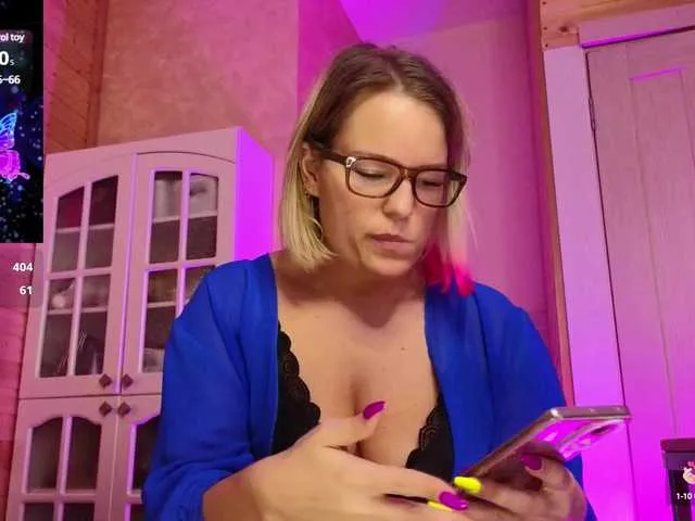 Live sex webcam photo for sweeteve050 #290873306