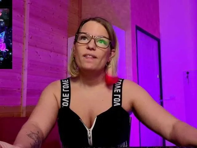 Live sex webcam photo for sweeteve050 #290966936