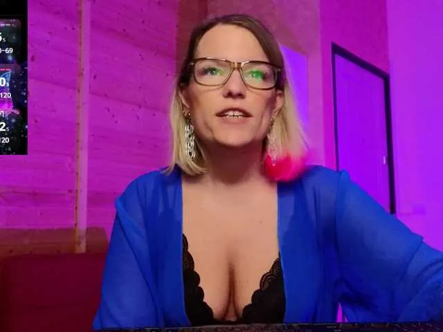 Live sex webcam photo for sweeteve050 #291046104