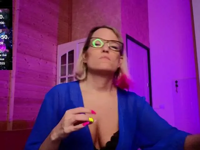 Live sex webcam photo for sweeteve050 #291185093