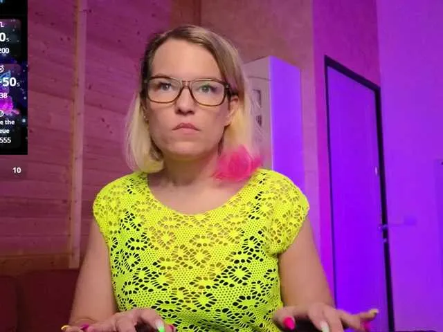 Live sex webcam photo for sweeteve050 #291432450