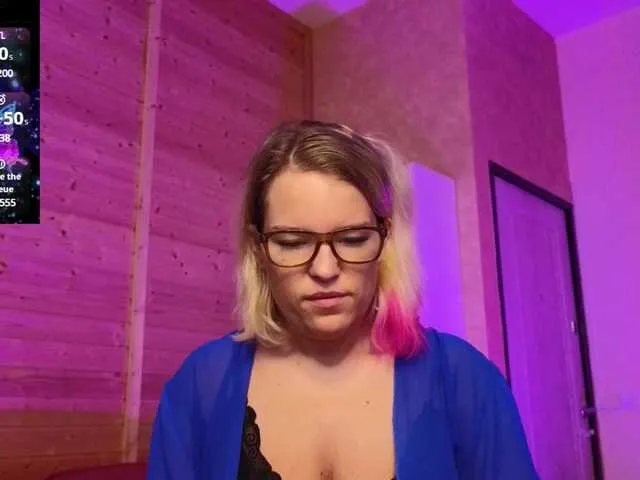 Live sex webcam photo for sweeteve050 #291453427