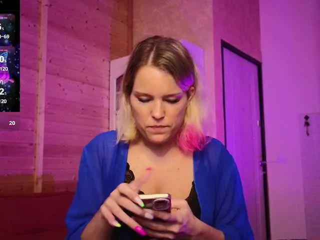 Live sex webcam photo for sweeteve050 #291480580