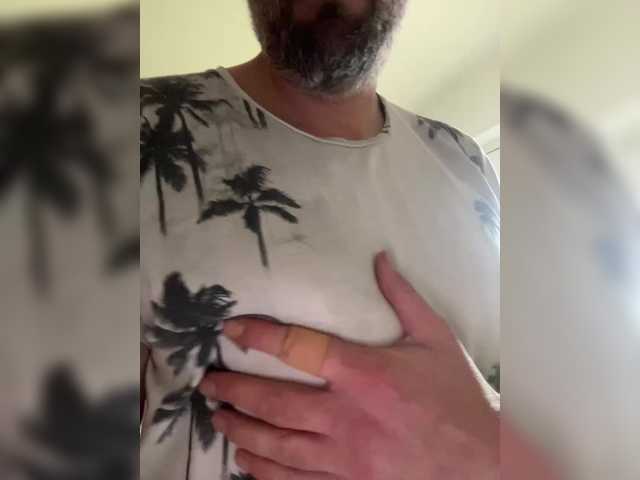 Live sex webcam photo for sweetfox311 #290588777