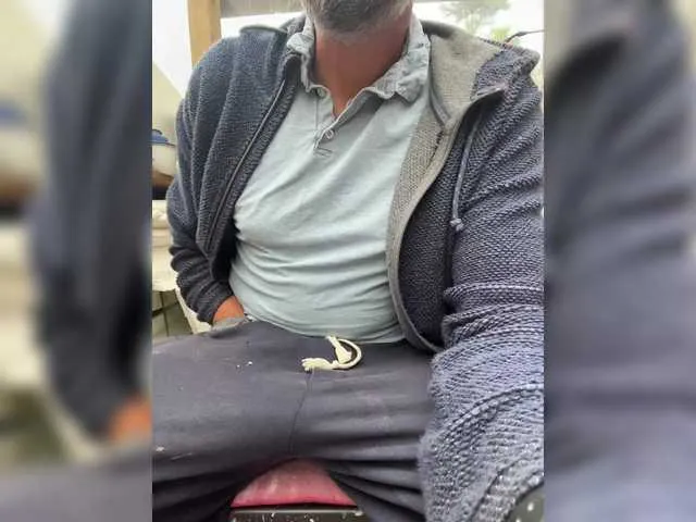 Live sex webcam photo for sweetfox311 #291667651