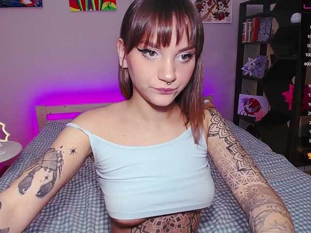 Live sex webcam photo for sweetiekittie #272226537