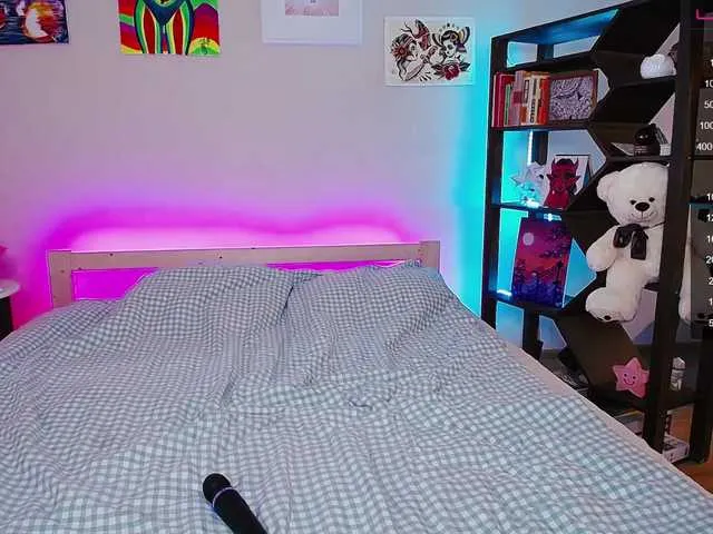 Live sex webcam photo for sweetiekittie #273764149