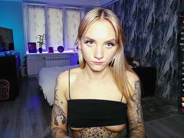 Live sex webcam photo for sweetiekittie #275502266