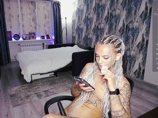 Live sex webcam photo for sweetiekittie #291624894