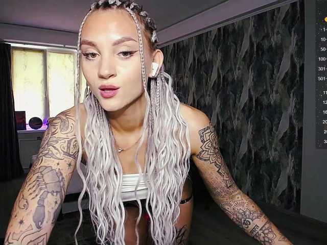 Live sex webcam photo for sweetiekittie #291681335