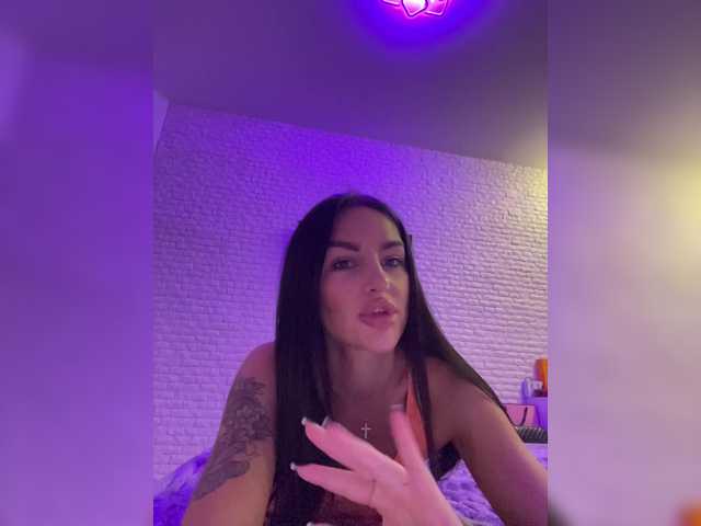 Live sex webcam photo for sweetkira25 #290179518