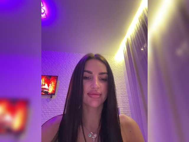Live sex webcam photo for sweetkira25 #290344556