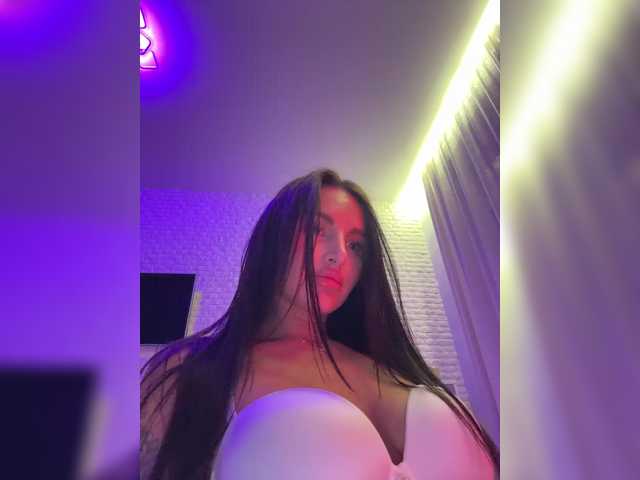 Live sex webcam photo for sweetkira25 #290524910