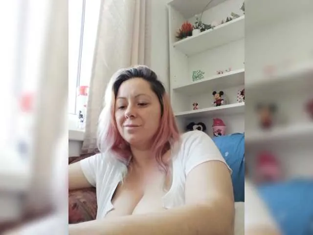 Live sex webcam photo for sweetkyssy #274439945