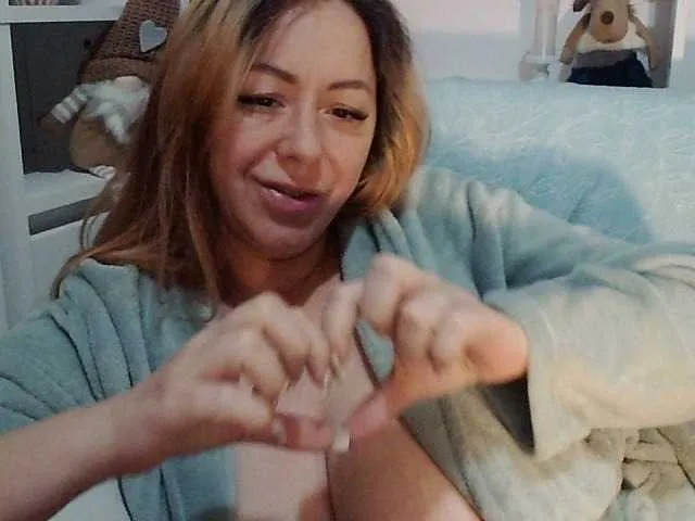 Live sex webcam photo for sweetkyssy #276679630