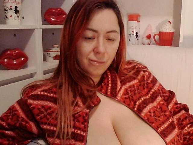 Live sex webcam photo for sweetkyssy #277286244