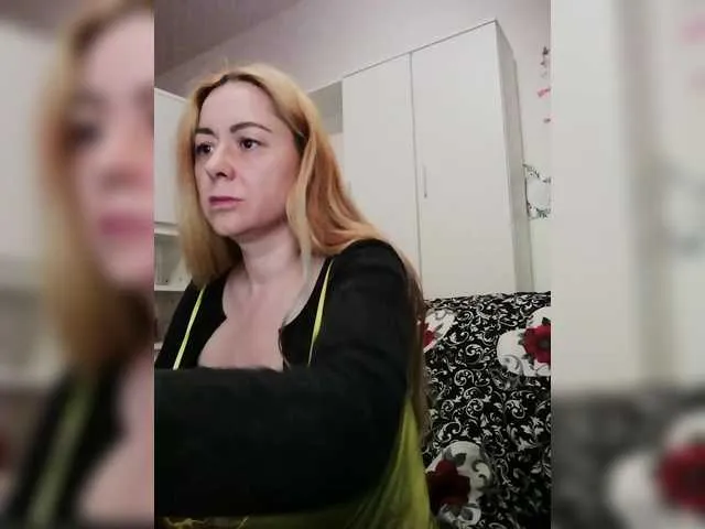 Live sex webcam photo for sweetkyssy #290916120