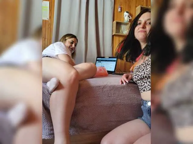 Live sex webcam photo for sweetlegs #278154325