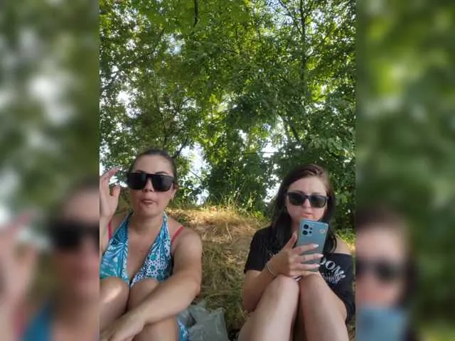 Live sex webcam photo for sweetlegs #278280610