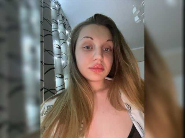 Live sex webcam photo for sweetlilyyaaa #277037962