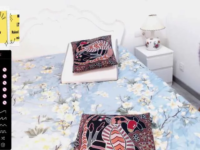 Live sex webcam photo for sweetlollipopp #277476370