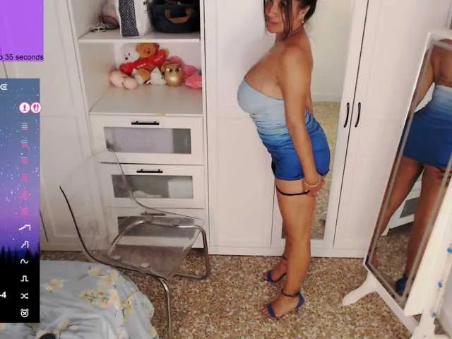 Live sex webcam photo for sweetlollipopp #294248196