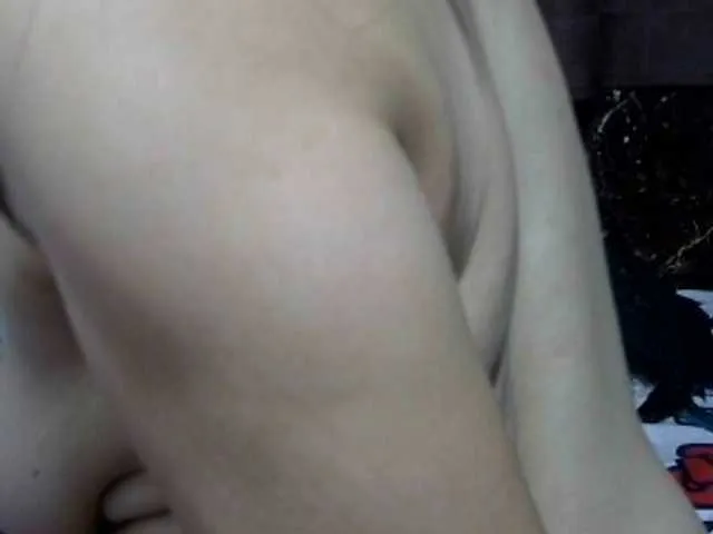 Live sex webcam photo for sweetmama17 #292267098