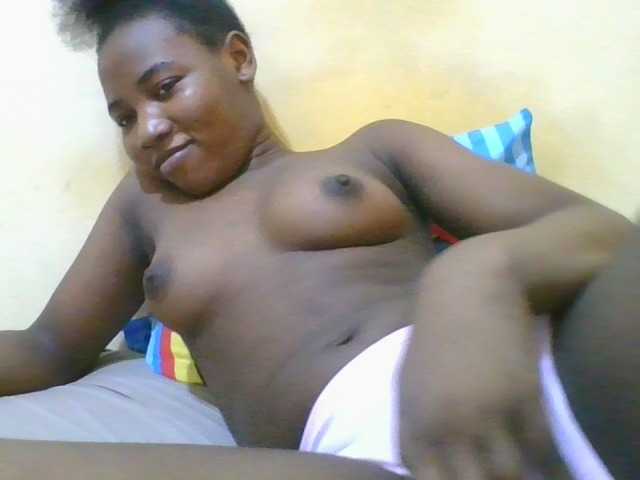 Live sex webcam photo for sweetresia #276702300