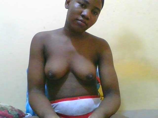 Live sex webcam photo for sweetresia #276780358