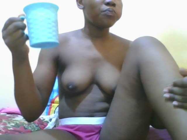 Live sex webcam photo for sweetresia #276807648