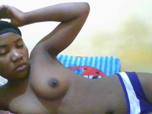 Live sex webcam photo for sweetresia #276836607