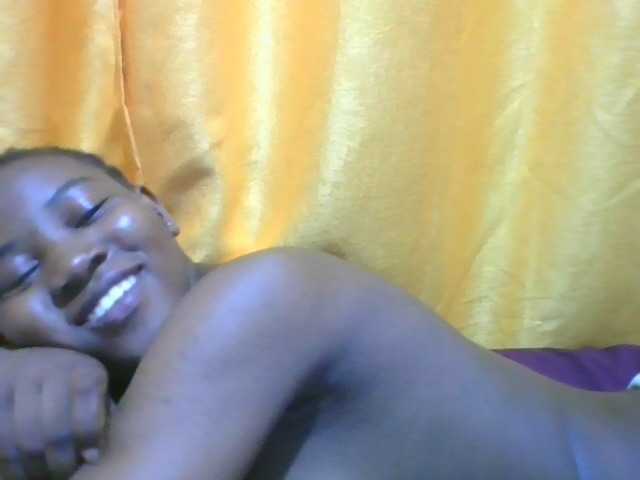 Live sex webcam photo for sweetresia #277087490