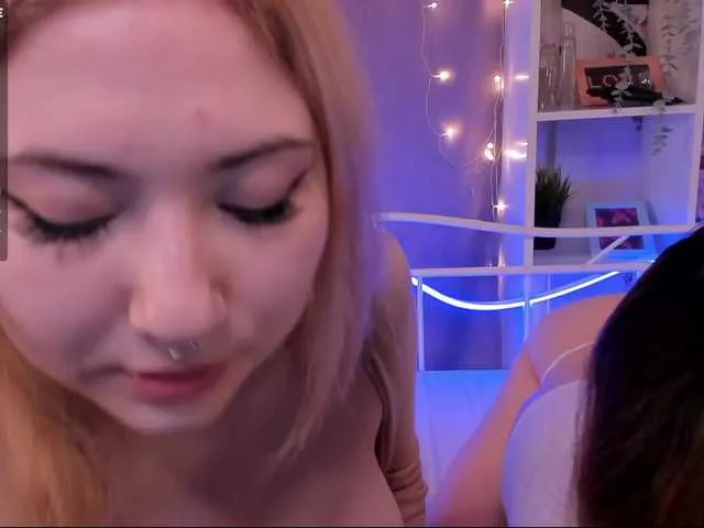 Live sex webcam photo for sweetroom77 #273197334
