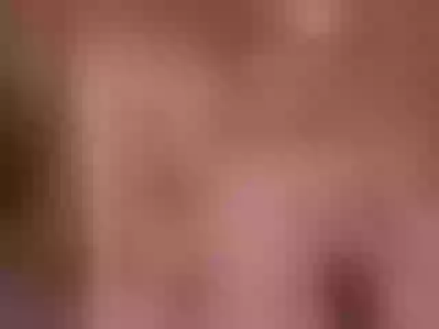Live sex webcam photo for sweetroom77 #273335557