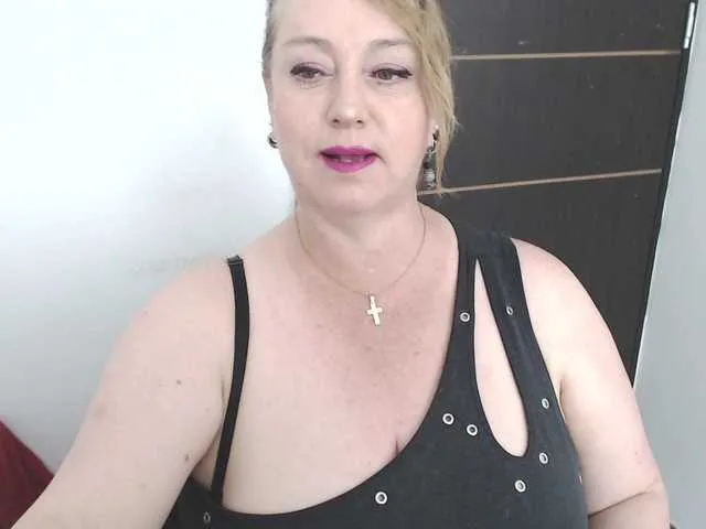 Live sex webcam photo for sweetsalo #291649773