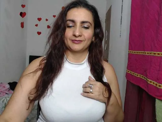 Live sex webcam photo for sweetsofia5 #276777990