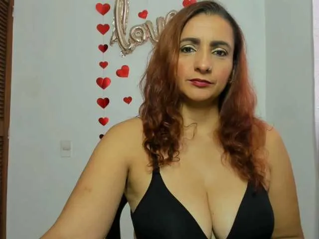 Live sex webcam photo for sweetsofia5 #290862759