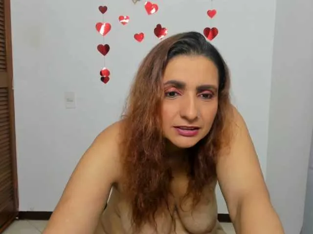 Live sex webcam photo for sweetsofia5 #291362198