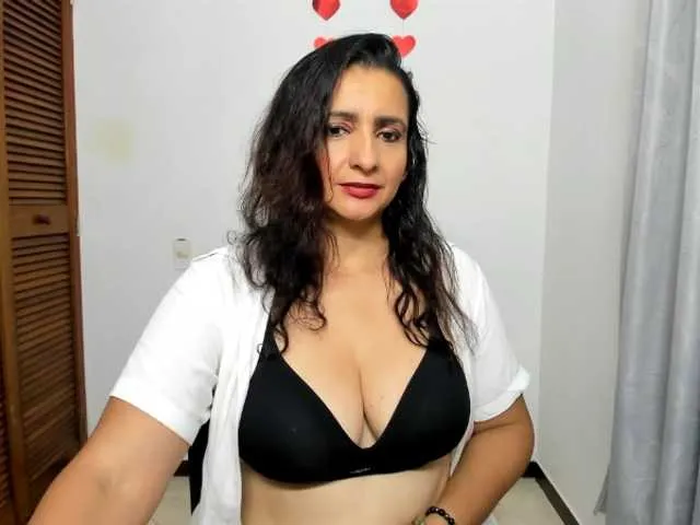 Live sex webcam photo for sweetsofia5 #293168014