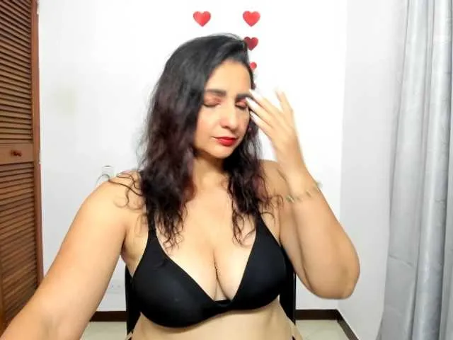 Live sex webcam photo for sweetsofia5 #293256649