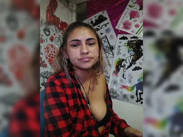 Live sex webcam photo for sweetvalen-77 #272197352