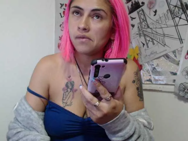 Live sex webcam photo for sweetvalen-77 #272366001