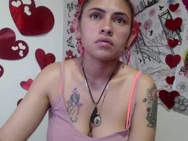 Live sex webcam photo for sweetvalen-77 #272534247