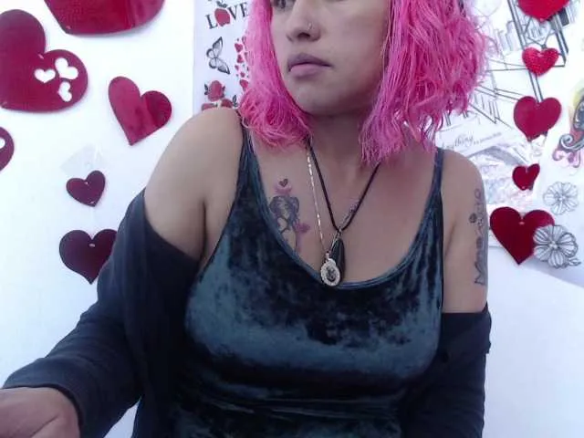 Live sex webcam photo for sweetvalen-77 #272543117