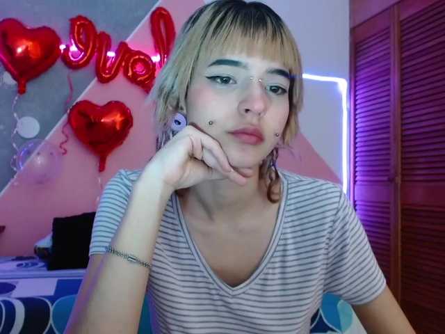 Live sex webcam photo for sweetweeney #272420399